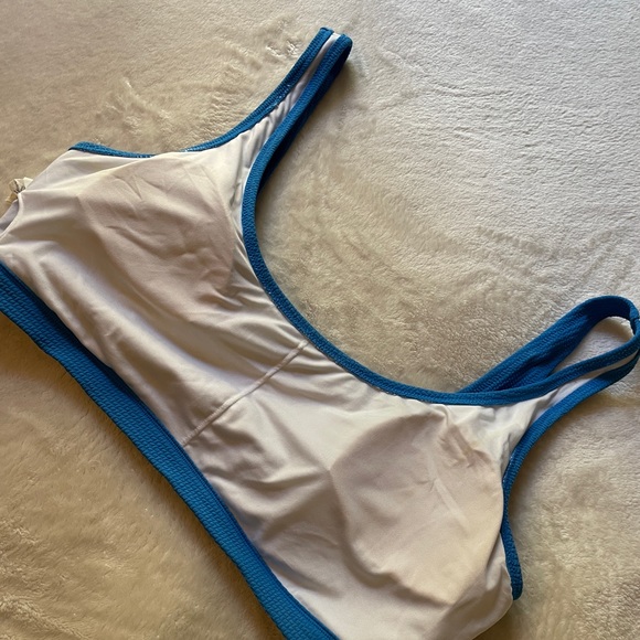 Textured Bikini Top - Picture 4 of 5